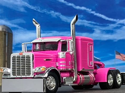 Pink Peterbilt