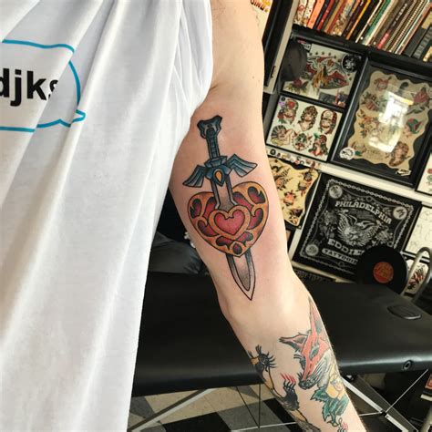 Got a traditional tattoo with a zelda spin [OC] : r/zelda