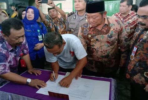 OTT Bupati Sidoarjo KPK Sita Uang Ratusan Juta Rupiah SINDO Sumut