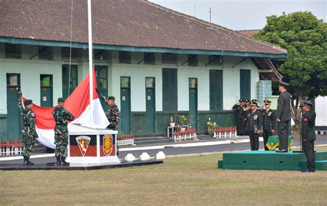 Yonarmed 11 Kostrad Laksanakan Upacara Peringatan Hari Pahlawan Suara