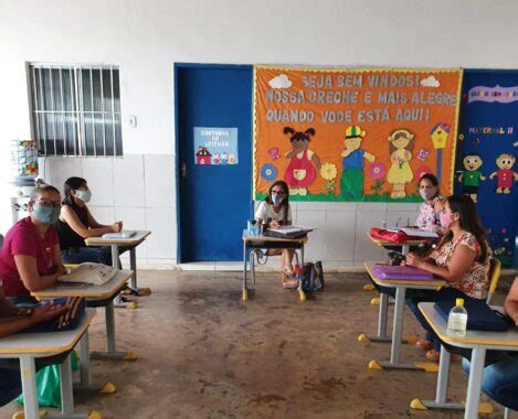 Profissionais Da Educa O De Santana Do Munda Participam De Jornada