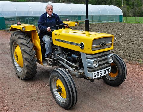 Massey Ferguson 2135 Turf Special