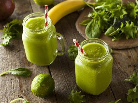 Grüner Smoothie mit Limette und Avocado lowcarbrezepte org