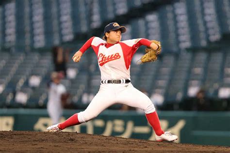 ＜全国高校女子硬式野球選手権大会決勝 神戸弘陵学園・高知中央＞甲子園のマウンドで力投する高知中央先発の和田（撮影・河野 光希） ― スポニチ