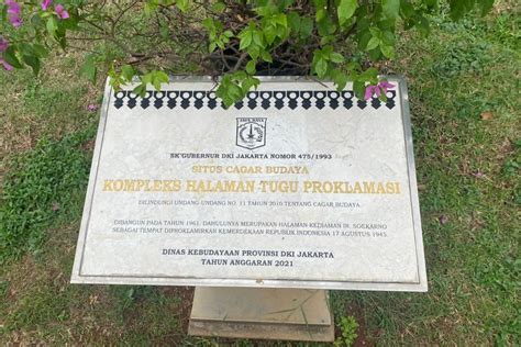 Foto Sejarah Taman Proklamasi Tempat Pembacaan Teks Kemerdekaan