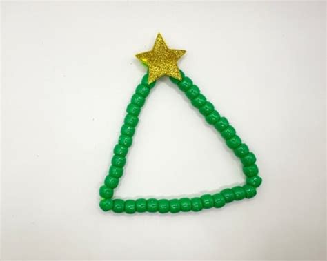 Simple Beaded Christmas Tree Craft - totschoolresources.com