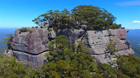 Walk Pigeon House Mountain Morton National Park