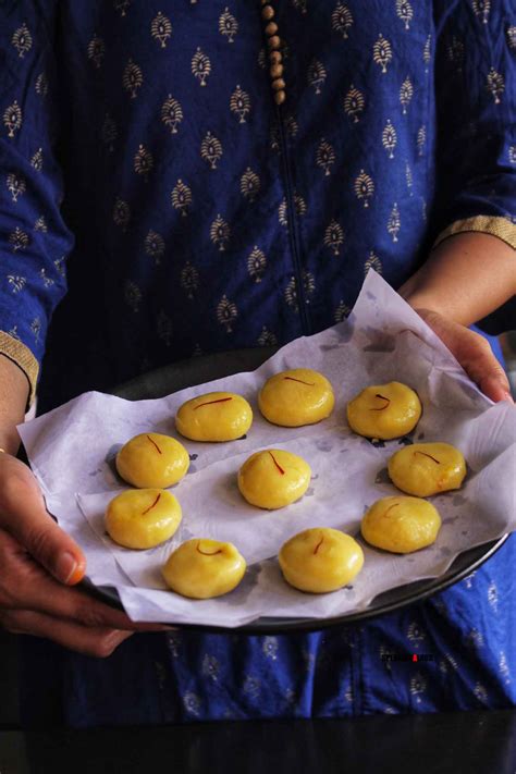 Instant Kesar Peda - Indian Sweet Recipe