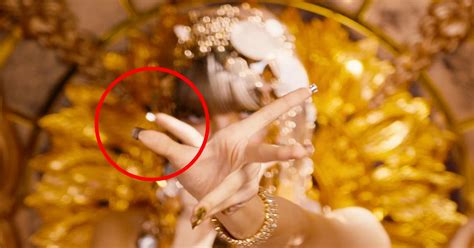 10 Things You Might Not Have Noticed In Blackpink Lisas Lalisa Mv Teaser Koreaboo