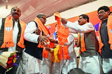 Nath Aide Of Over 40 Years Quits Cong Son Joins Bjp