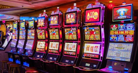 Who pays the jackpots for progressive machines, the casinos or the slot maker? | News Fun Slots