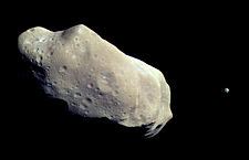 Hiʻiaka (moon) - Wikipedia