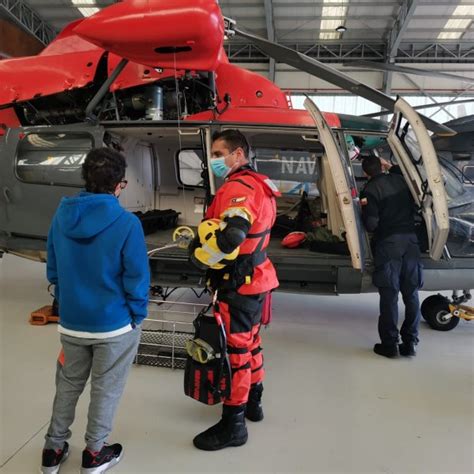 Joven pudo conocer y compartir con la dotación del Grupo Aeronaval