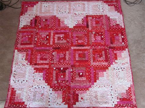 Log Cabin Valentines Quilt I Love Handmade Quilts I Wish I Had Time To Make Something Like