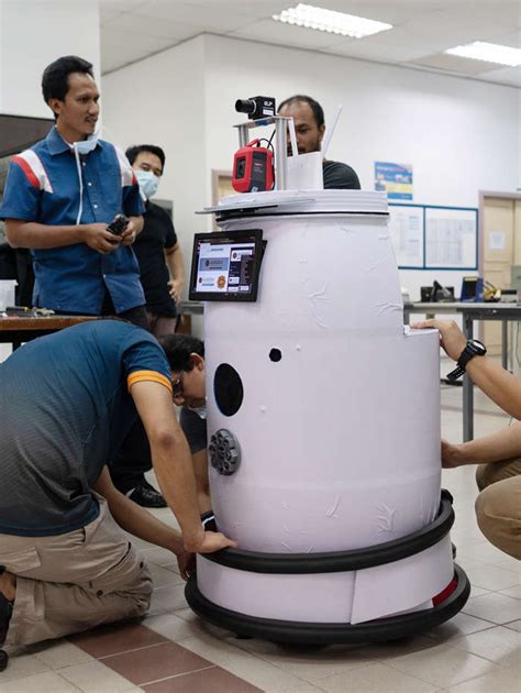 Doctor On Wheels To Do Rounds In Malaysian Wards Medibot Can Treat