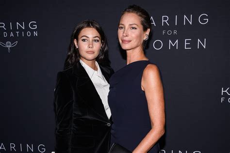 Christy Turlington Et Sa Fille Grace Burns