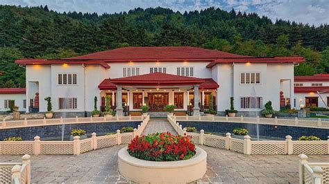 10 Luxury Hotels In Kashmir Top Ten 5 Star Hotels In Kashmir