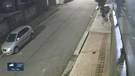 Câmeras flagram dois furtos em mesma rua do Barreiro em menos de sete