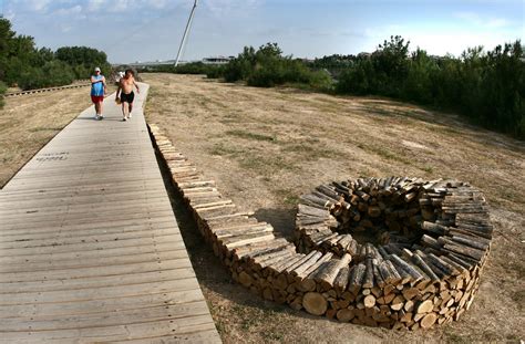 Eduardo Y El Mundo En General I Muestra De Landart En Aragon