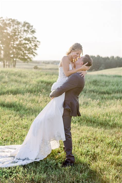 Ashley Bassett Michigan Wedding Photographer