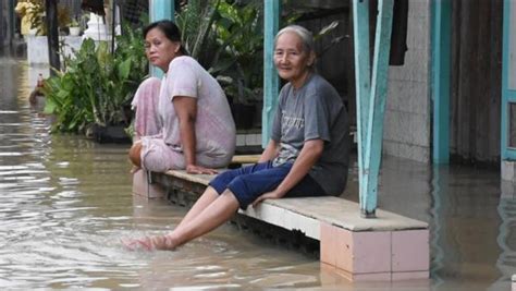 Sungai Kendal Meluap Ratusan Rumah Terendam Banjir