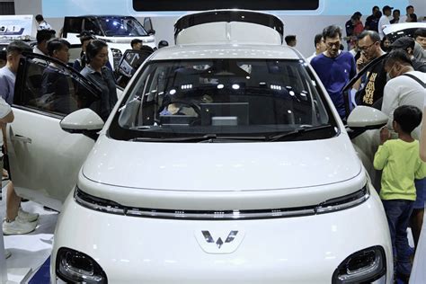 Mobil Listrik Cloud EV Mejeng Di IIMS 2024 Begini Komentar Komunitas