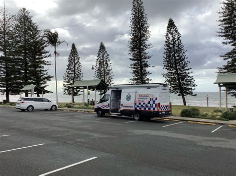 Mobile Police Beat Braves The Weather To Meet The Community Moreton