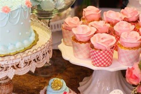 Mesa De Dulces Y Cupcakes De Rosas Las Delicias De Vivir