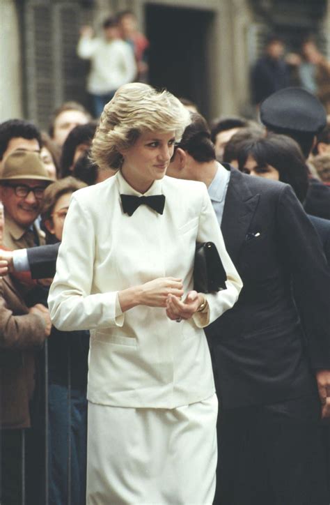 Princess Diana rocking 1980s fashion : r/OldSchoolCool