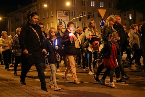 Procesja różańcowa na ulicach Tarnowa Wierni modlili się o świętość