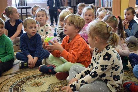 Przedszkolaki Z Bibliotek Za Pan Brat Zesp Szk Publicznych W