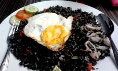 Resep Membuat Nasi Goreng Tinta Hitam Cumi