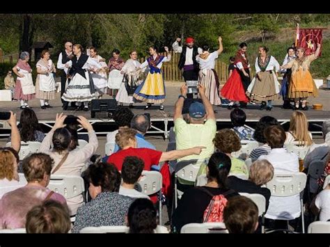 Lunes De Pascua Tradicional Fiesta Del Hornazo En La Explanada De La