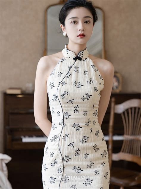 Hanfu Modern Chinese Sleeveless Cheongsam Dress White Qipao Women