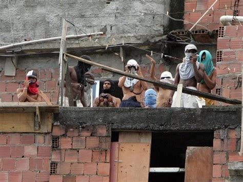 Trajetórias no tráfico jovens e violência armada em favelas cariocas