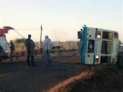 Diario Del Yaqui Vuelca Transporte De Personal En El Valle Del Yaqui