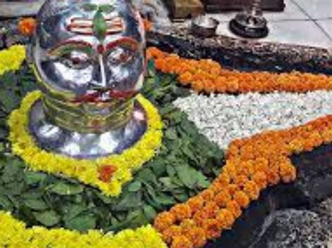 Twelve Jyotirlinga And Zodiac Sign Get Blessing Of Bhagwan Shiva