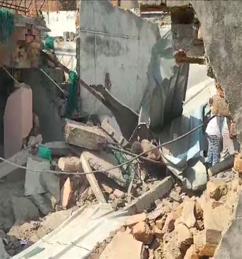 Blast In Damoh दमोह की पटाखा फैक्ट्री में धमाका 5 की मौत 8 गंभीर Explosion In Firecracker