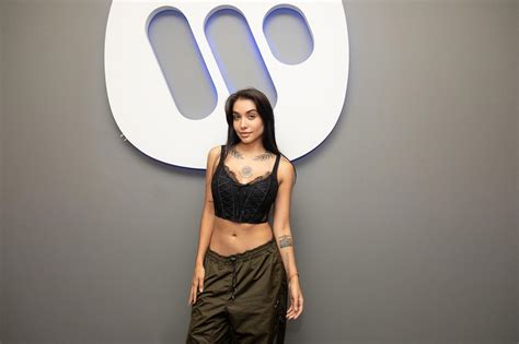 MARIA BECERRA, ONE OF THE MOST STREAMED ARTISTS IN LATIN AMERICA, SIGNS WITH WARNER MUSIC LATINA ...