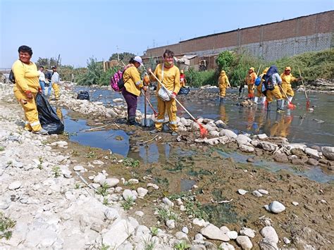 Cierran 4 puntos de tuberías clandestinas que contaminaban las aguas