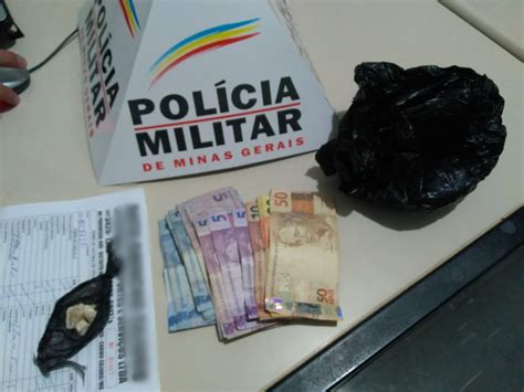 Itaúna Trio é Detido Por Tráfico De Drogas Durante Batida Policial