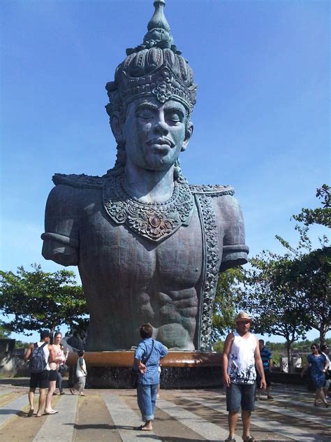 Patung Dewa Wisnu Indonesia