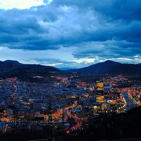 Finding Beauty in Bilbao - Urban SerenityUrban Serenity