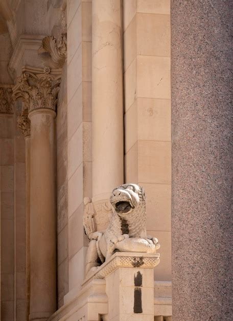 Premium Photo Lion Sculpture In The Diocletians Palace In The Ancient