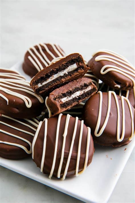 Easy 4 Ingredients Chocolate Covered Oreos Marias Kitchen