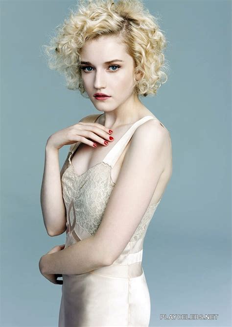 Julia Garner Archives Playcelebs Net