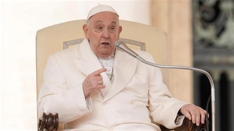 Papa Francesco Tanti Giovani Muoiono In Guerra Una Pazzia La Stampa