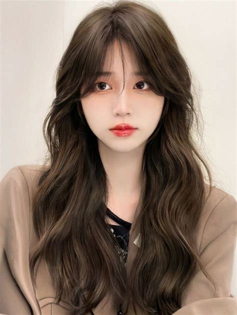 30 Cute Korean Wispy Bangs Long Hairstyles — Wavy Long Hair With Bangs