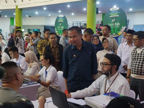 Pj Gubernur Targetkan 2 2 Juta NIB Ribuan Pelaku UMK Di Bandung Raya