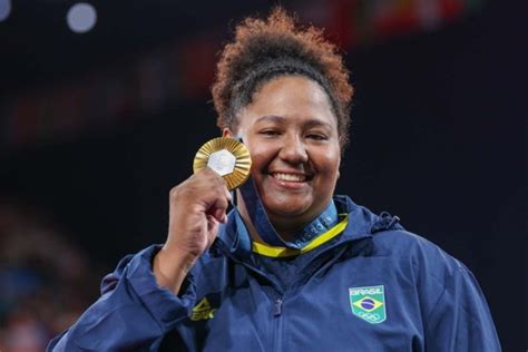 Judoca Beatriz Souza Conquista O Primeiro Ouro Brasileiro Em Paris